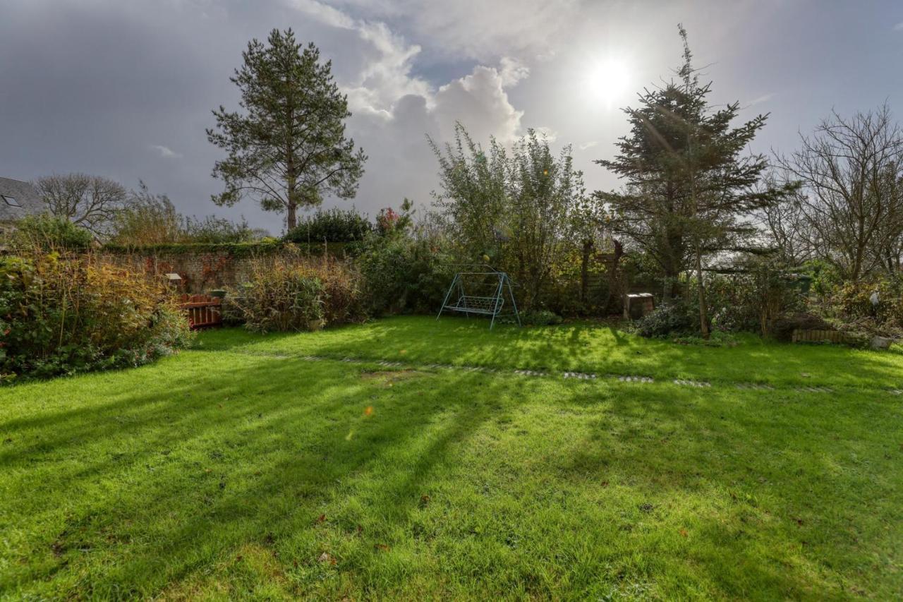 Maison Spacieuse Avec Jardin Pres De Le Bouffay Commes Exterior foto